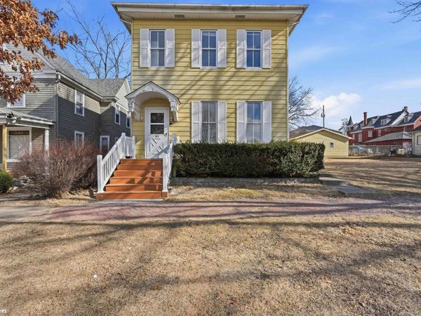 824 N 8Th Street, Burlington, IA 52601