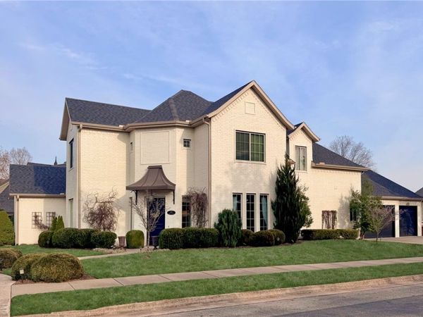 1106 NE Thorn Hill Road , Bentonville, AR 72712