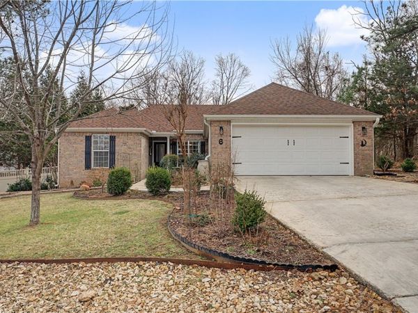 6 Stirling Lane, Bella Vista, AR 72715