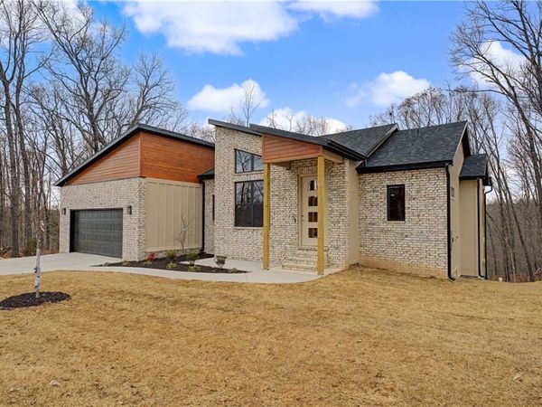 2 Celtic Lane, Bella Vista, AR 72714