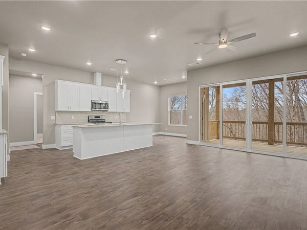 2 Celtic Lane, Bella Vista, AR 72714