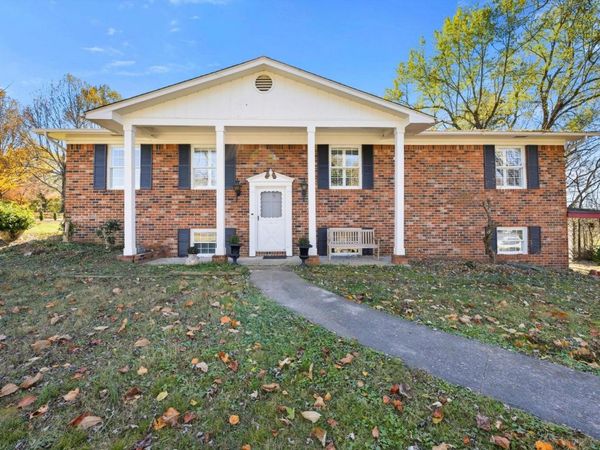 150 Royal Oaks Drive NE, Cleveland, TN 37323