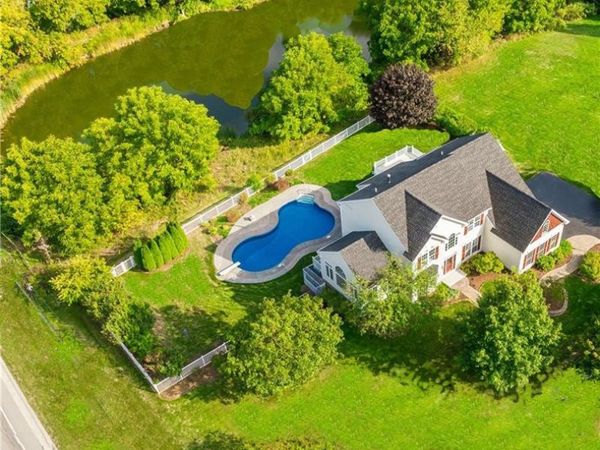 2 Hamilton Road, Fairport, NY 14450