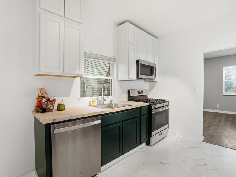 160 E Race Street , Mechanicsburg, OH 43044 Photo 12