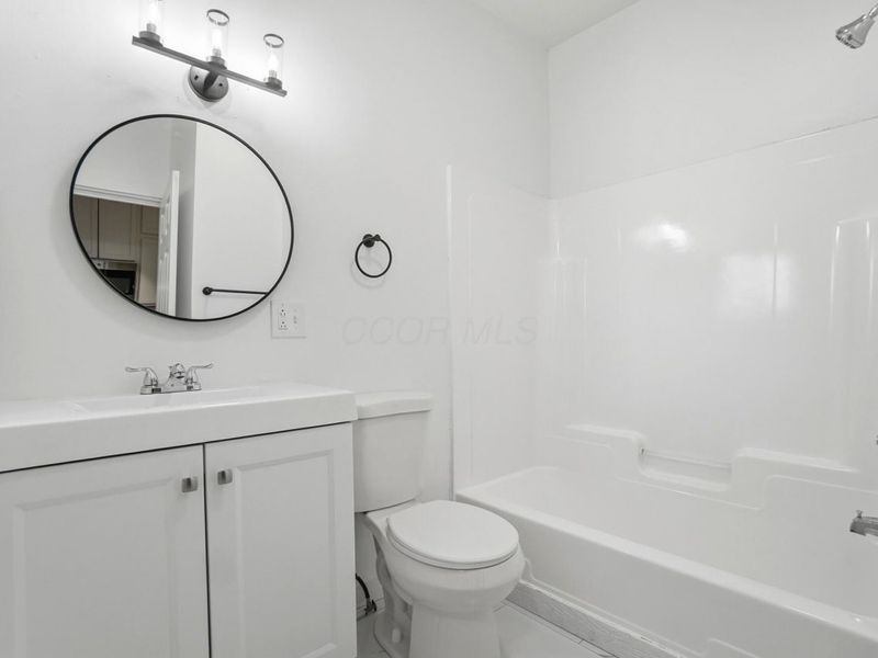 160 E Race Street , Mechanicsburg, OH 43044 Photo 15