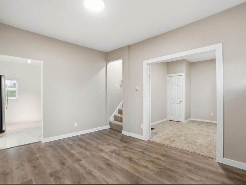 160 E Race Street , Mechanicsburg, OH 43044 Photo 6