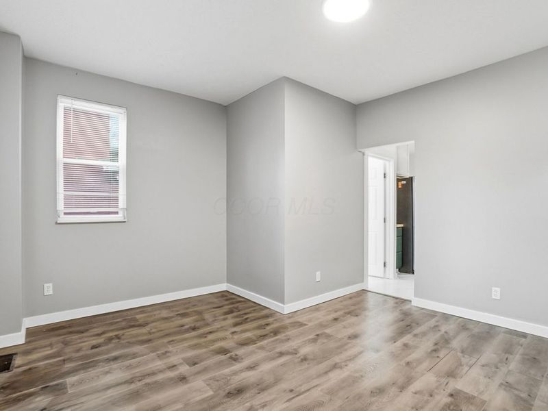 160 E Race Street , Mechanicsburg, OH 43044 Photo 7