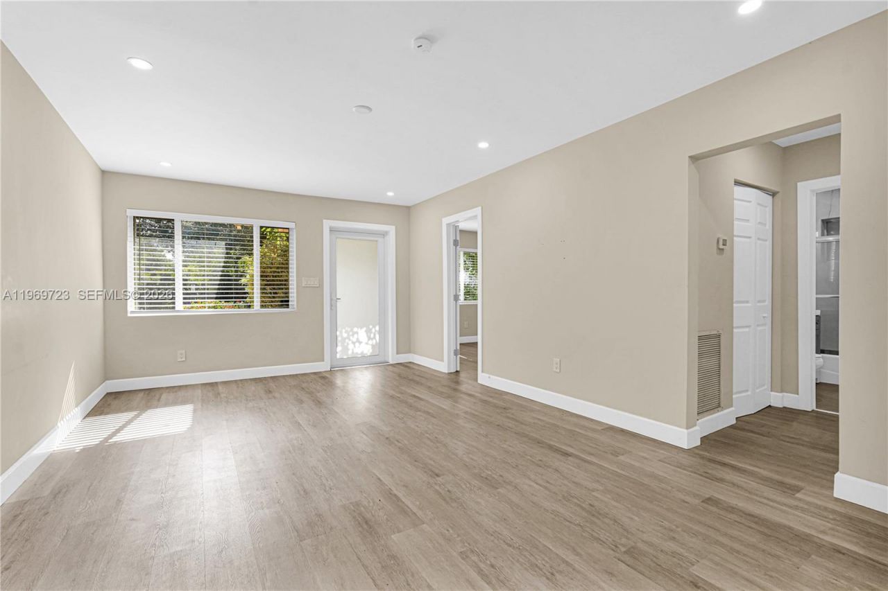 11919 NE 8th Ave , Biscayne Park, FL 33161 Photo