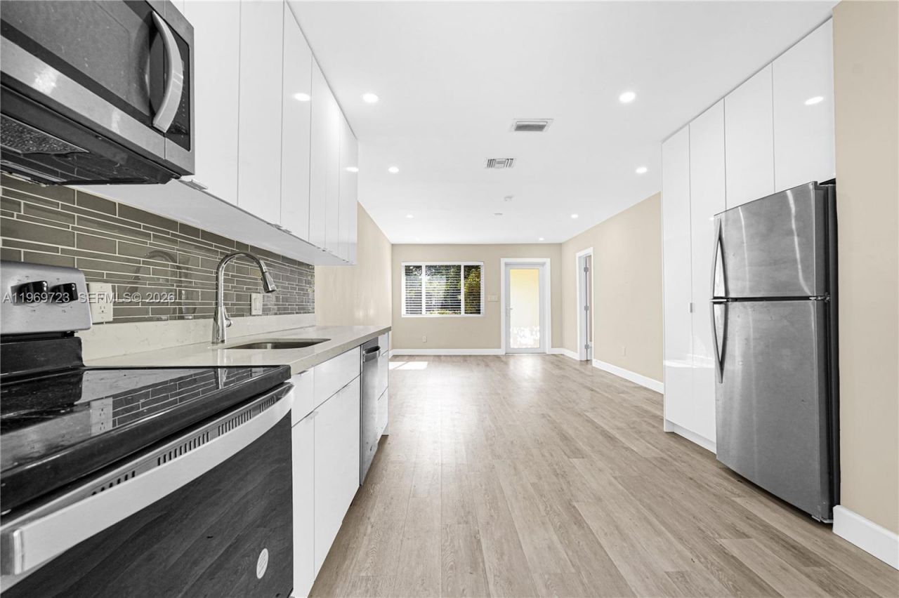 11919 NE 8th Ave , Biscayne Park, FL 33161 Photo