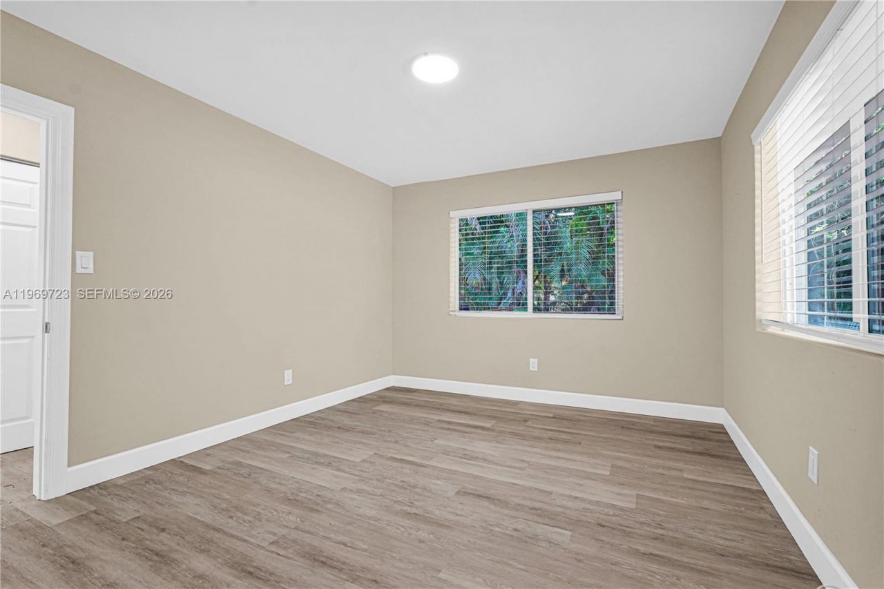 11919 NE 8th Ave , Biscayne Park, FL 33161 Photo