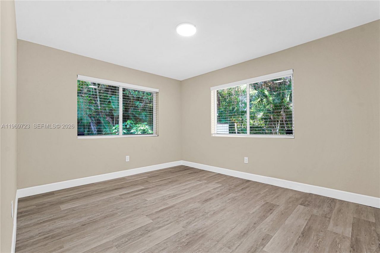 11919 NE 8th Ave , Biscayne Park, FL 33161 Photo