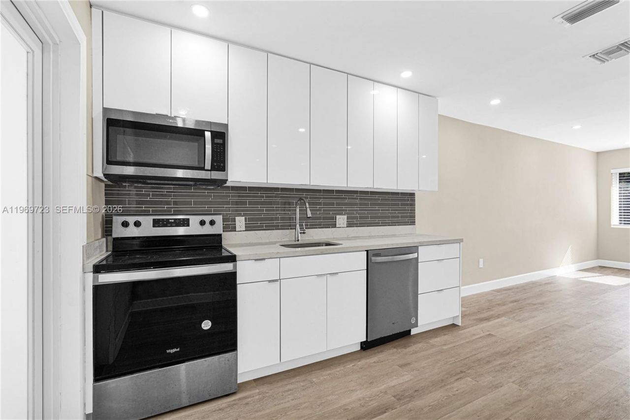 11919 NE 8th Ave , Biscayne Park, FL 33161 Photo