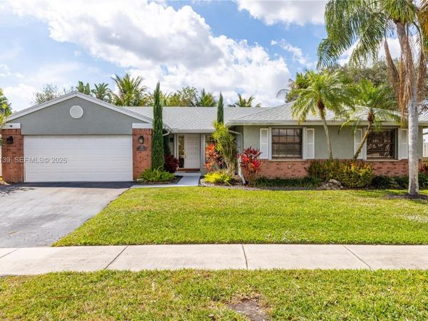 13810 Roanoke St , Davie, FL 33325