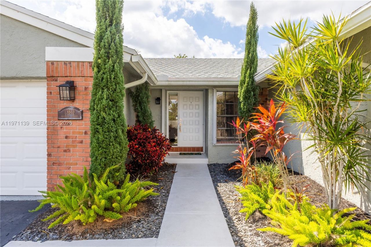 13810 Roanoke St, Davie, FL 33325 Photo