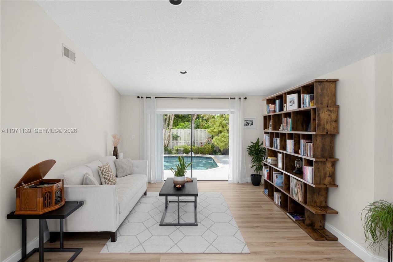 13810 Roanoke St, Davie, FL 33325 Photo