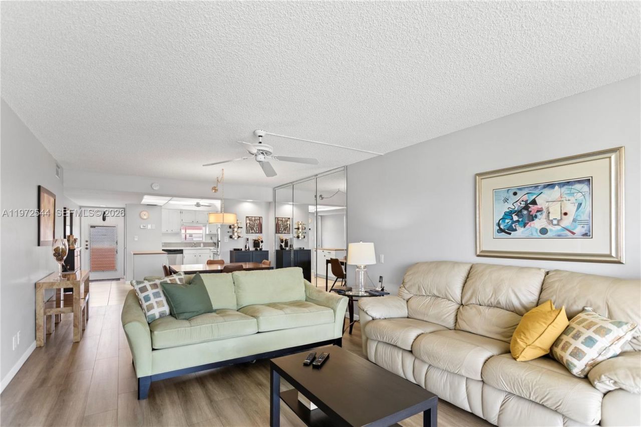 9523 S Hollybrook Lake Dr , Unit 21-307, Pembroke Pines, FL 33025 Photo