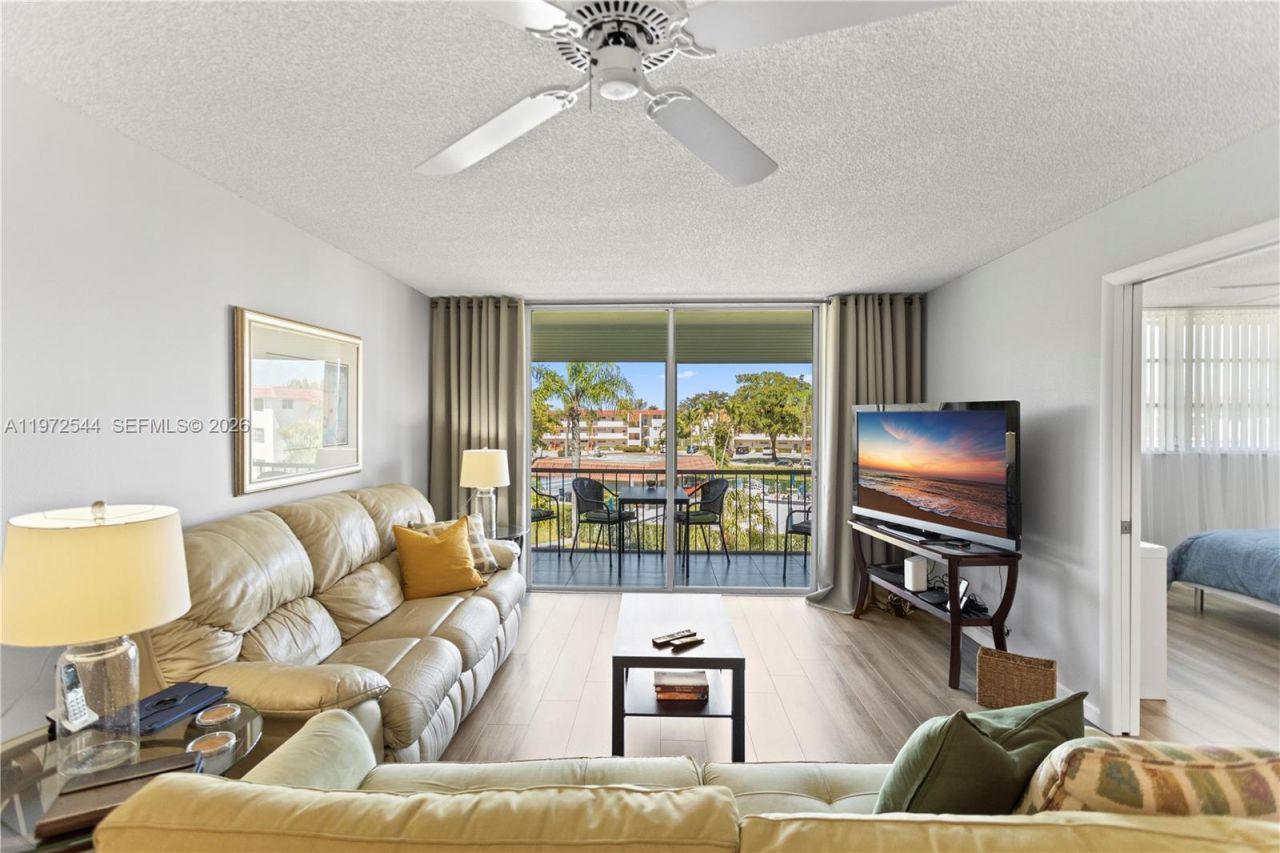 9523 S Hollybrook Lake Dr , Unit 21-307, Pembroke Pines, FL 33025 Photo