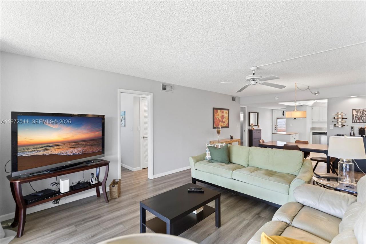 9523 S Hollybrook Lake Dr , Unit 21-307, Pembroke Pines, FL 33025 Photo