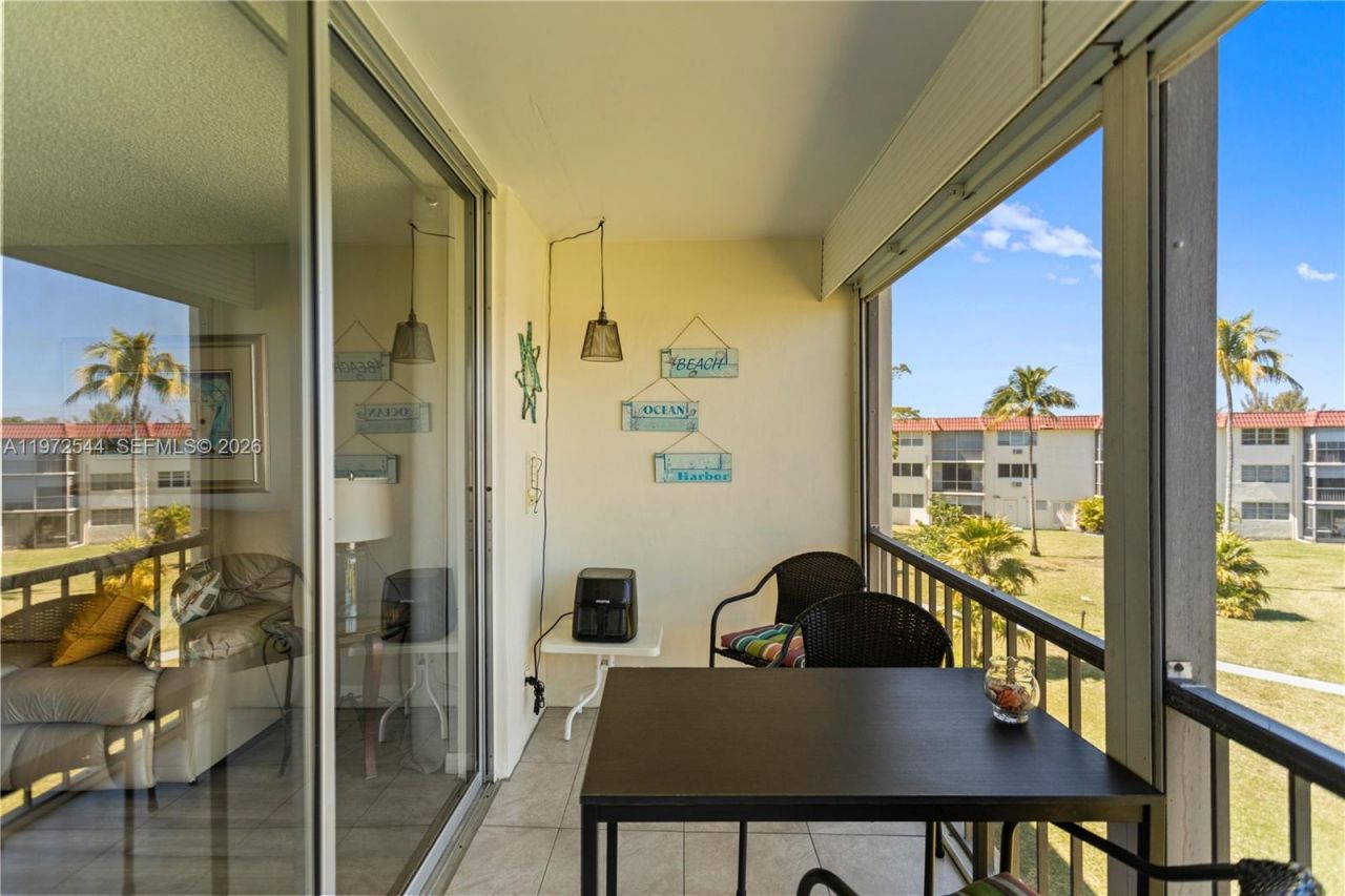 9523 S Hollybrook Lake Dr , Unit 21-307, Pembroke Pines, FL 33025 Photo