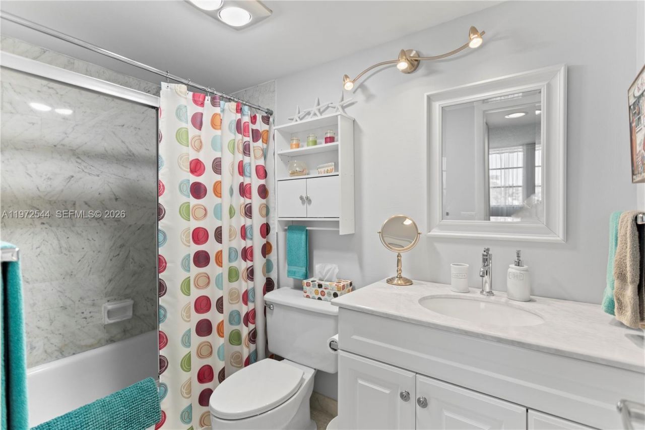 9523 S Hollybrook Lake Dr , Unit 21-307, Pembroke Pines, FL 33025 Photo