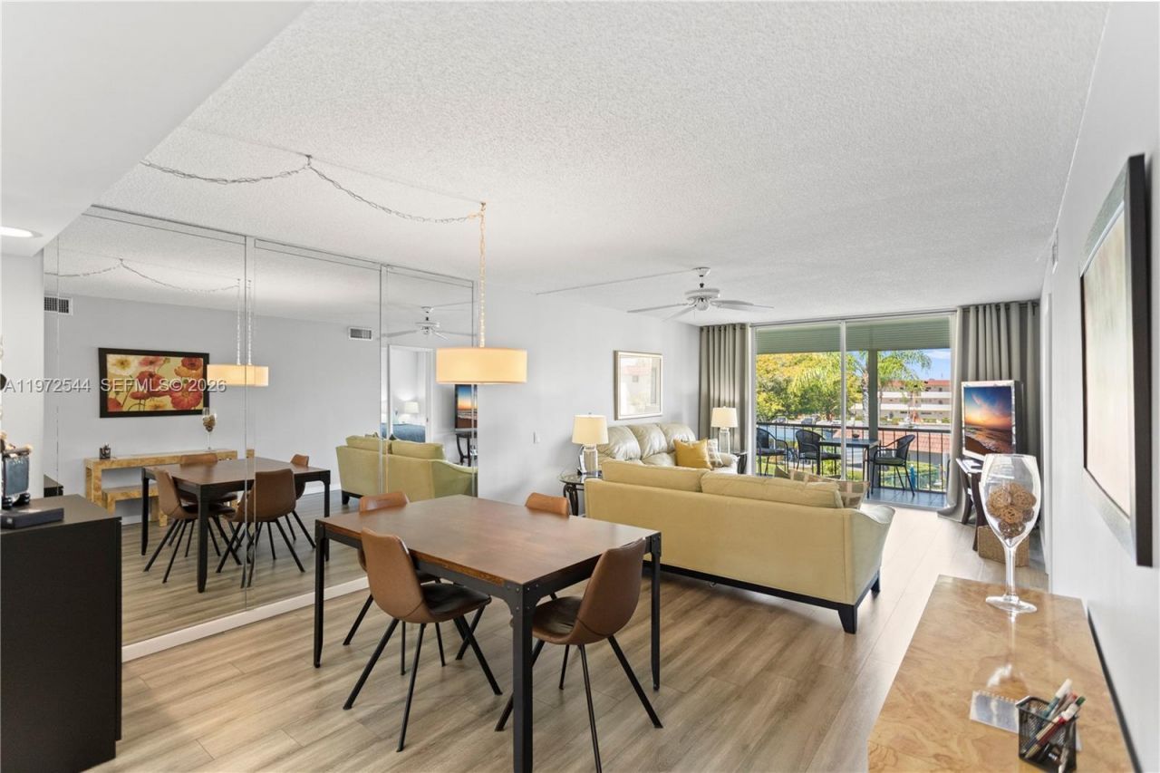 9523 S Hollybrook Lake Dr , Unit 21-307, Pembroke Pines, FL 33025 Photo