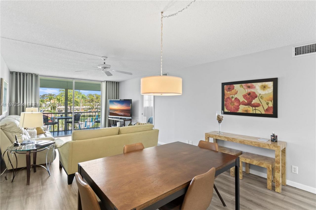 9523 S Hollybrook Lake Dr , Unit 21-307, Pembroke Pines, FL 33025 Photo