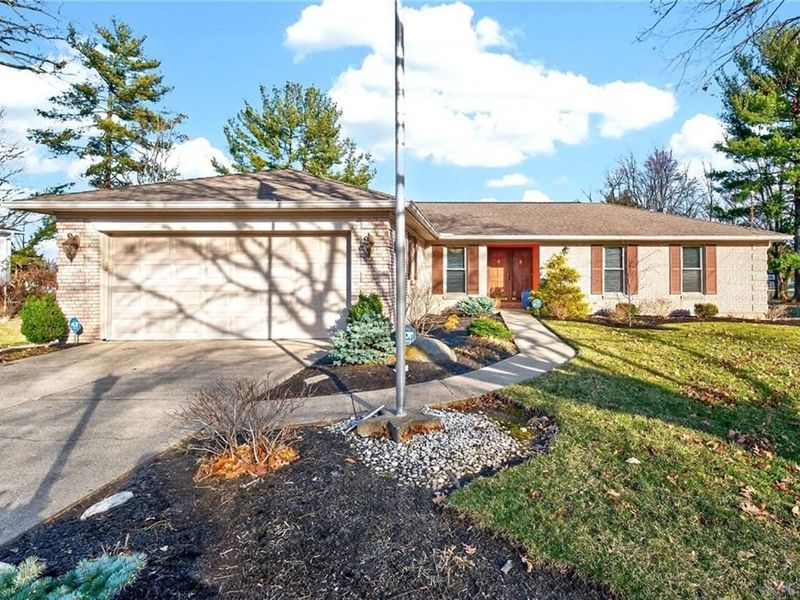 8596 Monticello Drive, West Chester, OH 45069 Photo 2