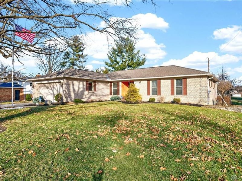 8596 Monticello Drive, West Chester, OH 45069 Photo 4