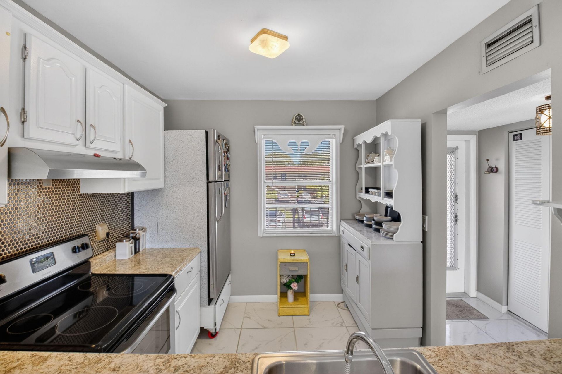 33 Abbey Lane, Unit 207, Delray Beach, FL 33446 Photo