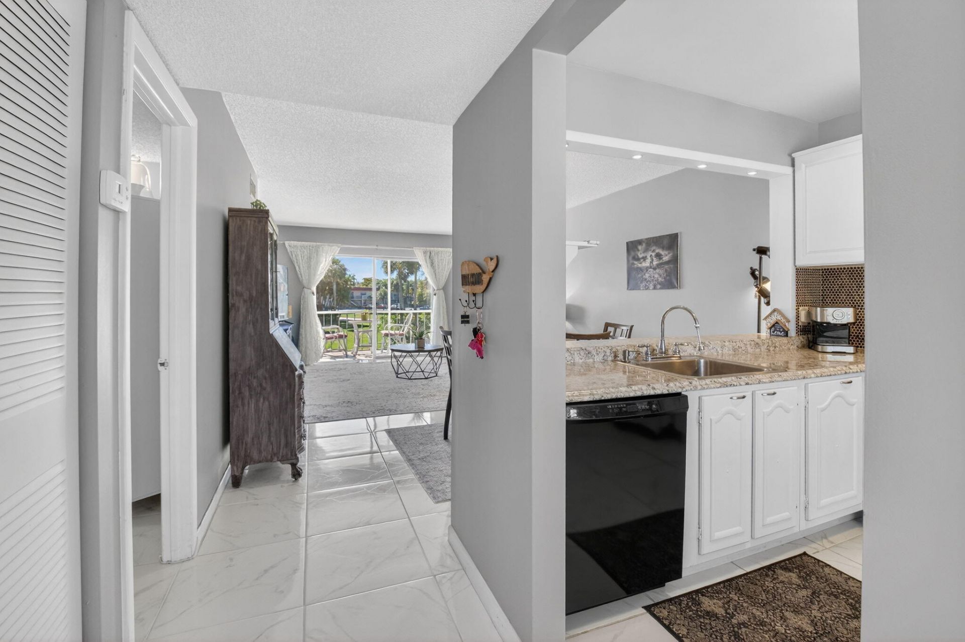 33 Abbey Lane, Unit 207, Delray Beach, FL 33446 Photo