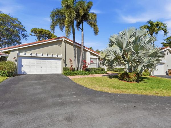 2842 Kelly Brooke Lane, Deerfield Beach, FL 33442