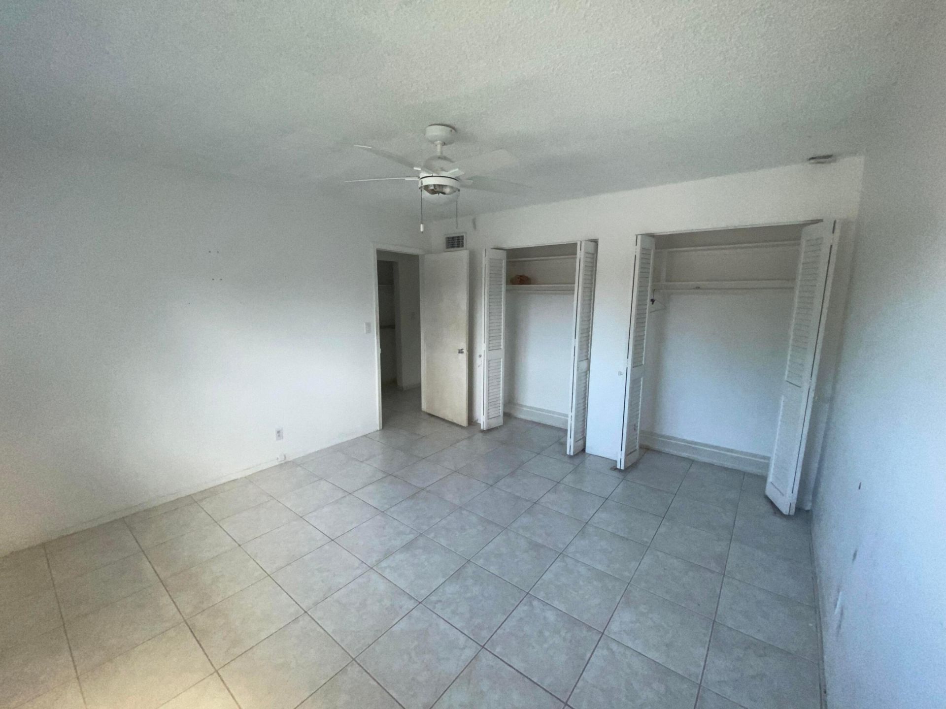 705 NE 2nd Street, Unit 11, Hallandale Beach, FL 33009 Photo
