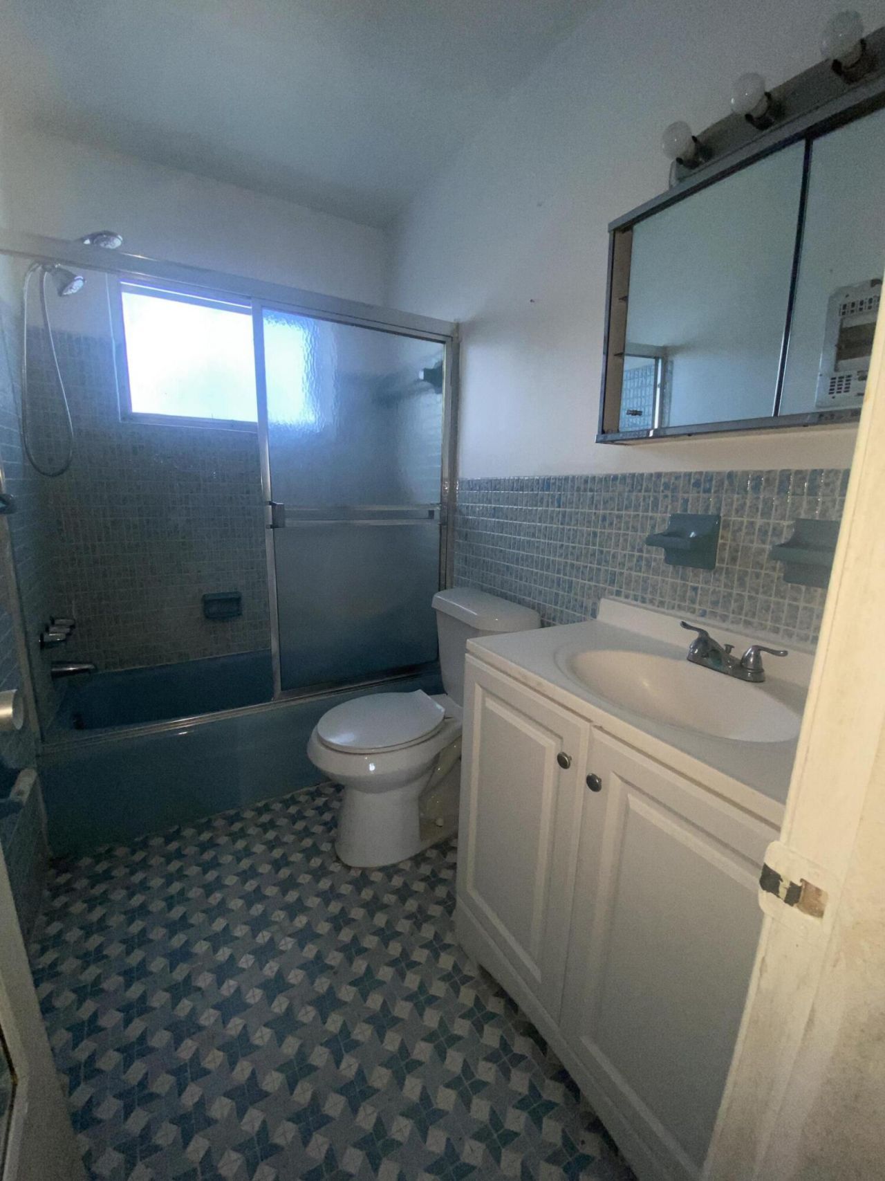 705 NE 2nd Street, Unit 11, Hallandale Beach, FL 33009 Photo