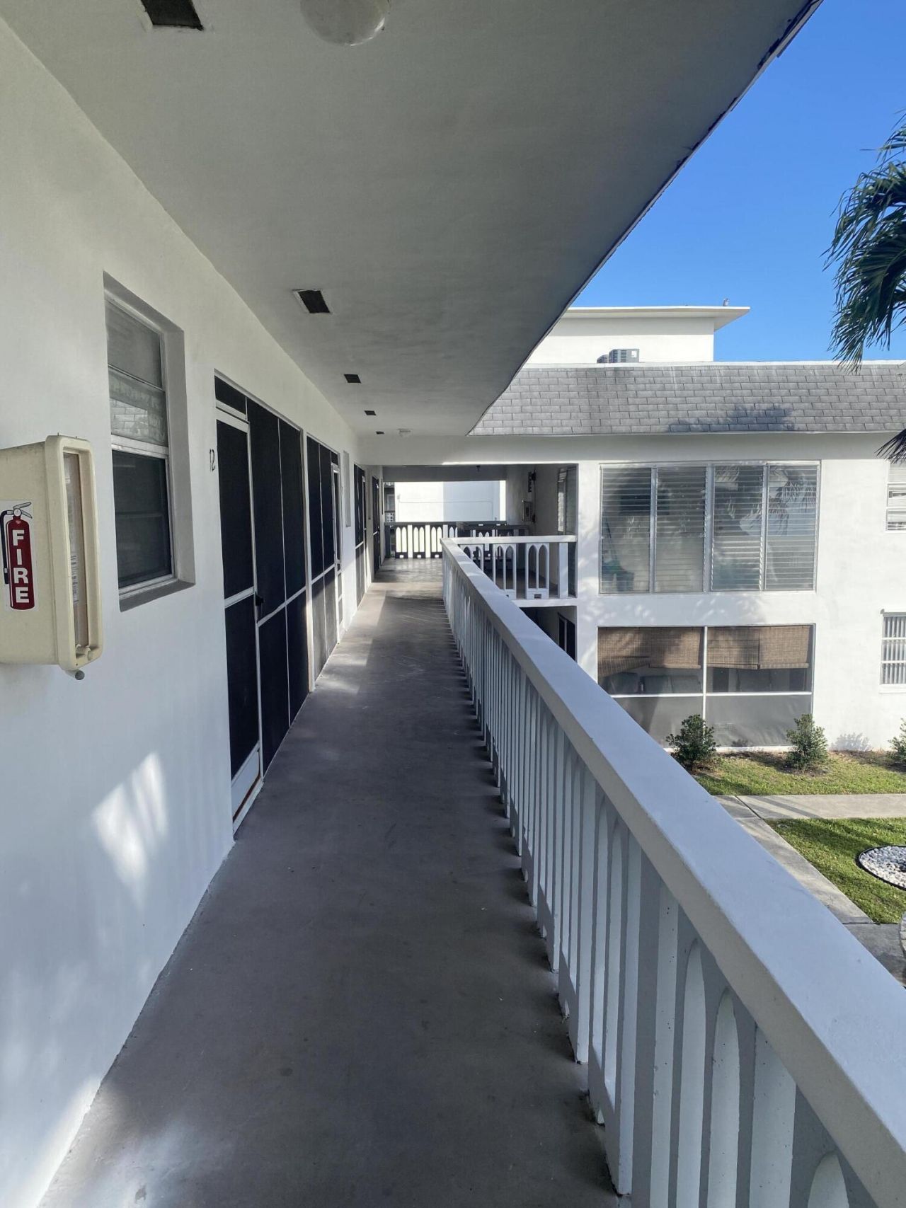 705 NE 2nd Street, Unit 11, Hallandale Beach, FL 33009 Photo