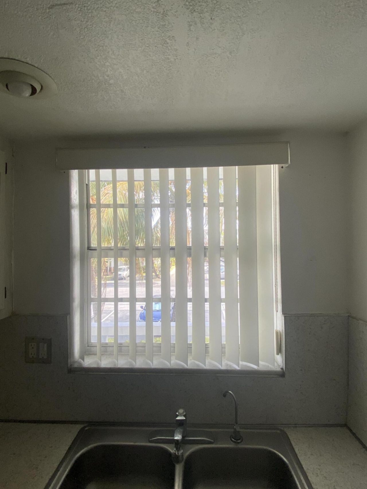 705 NE 2nd Street, Unit 11, Hallandale Beach, FL 33009 Photo