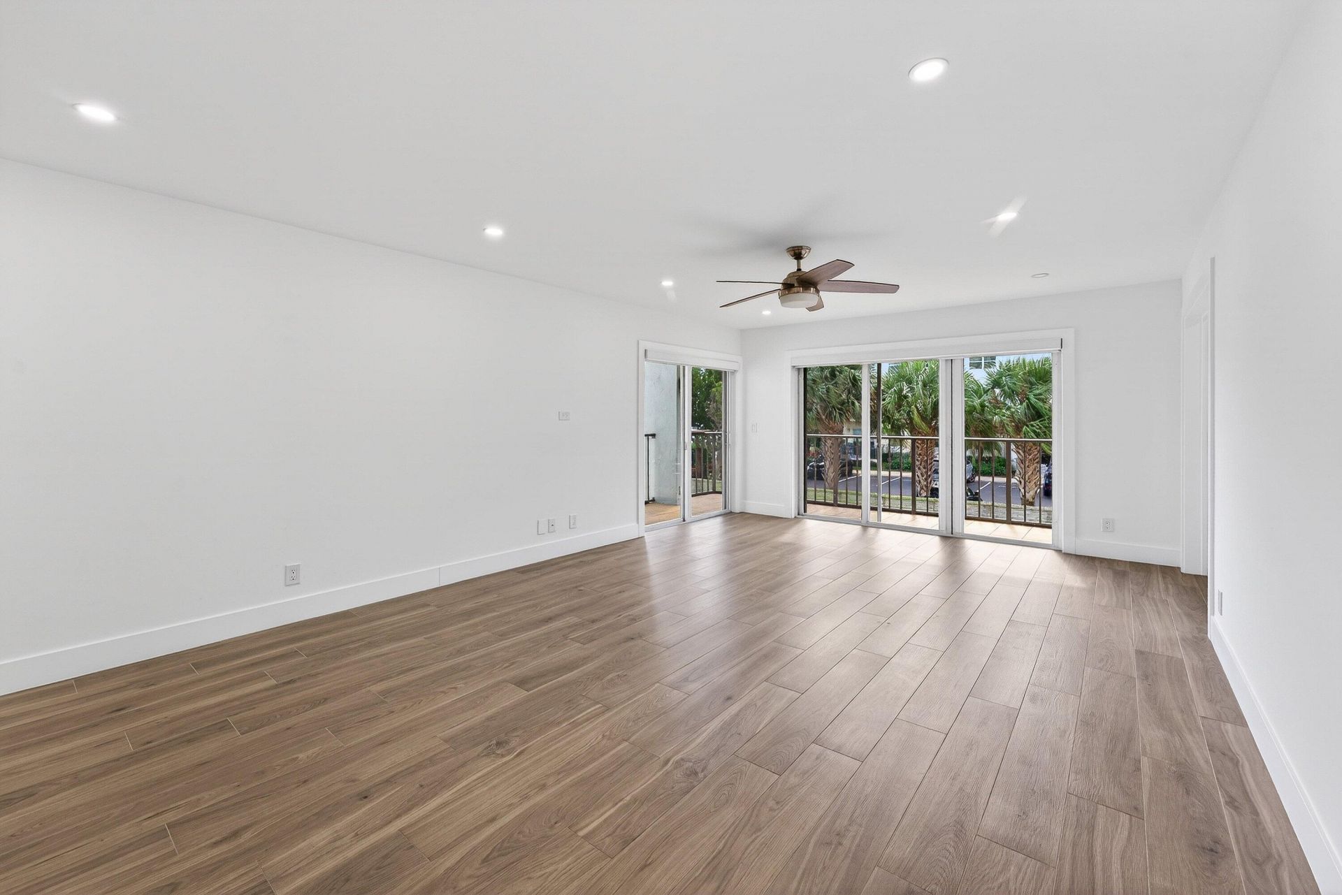 1206 S Lake Drive, Unit 203, Lantana, FL 33462 Photo