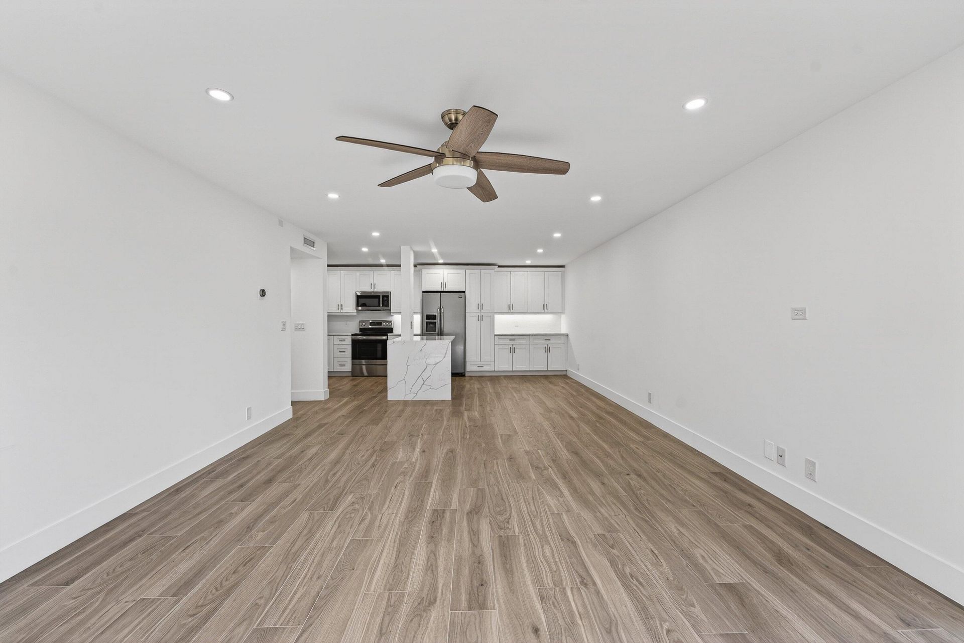 1206 S Lake Drive, Unit 203, Lantana, FL 33462 Photo