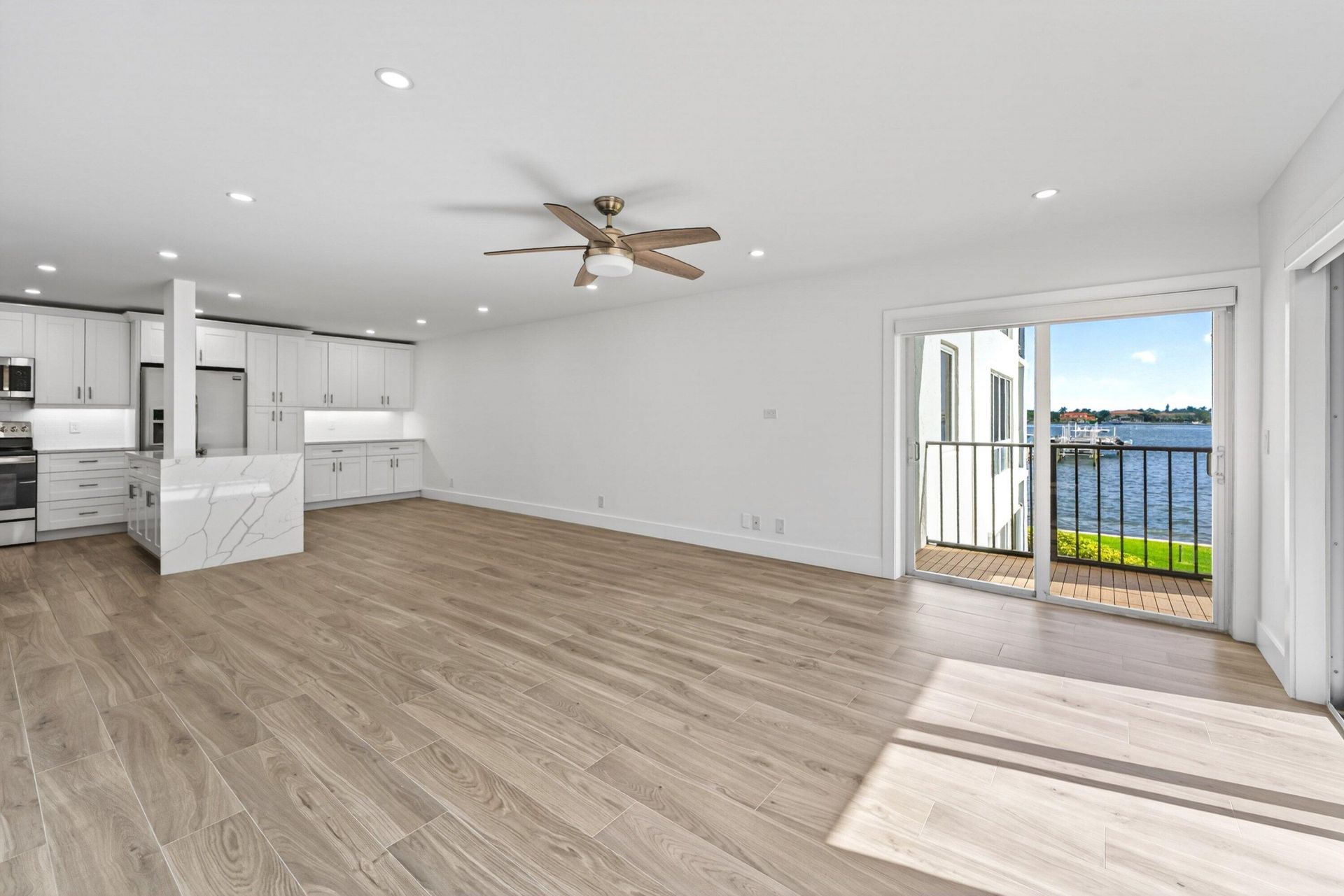 1206 S Lake Drive, Unit 203, Lantana, FL 33462 Photo