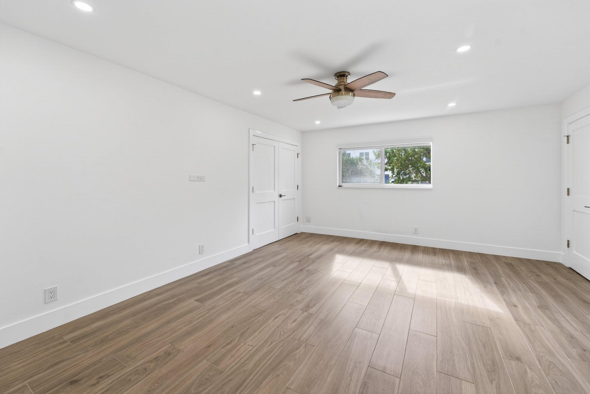 1206 S Lake Drive, Unit 203, Lantana, FL 33462 Photo