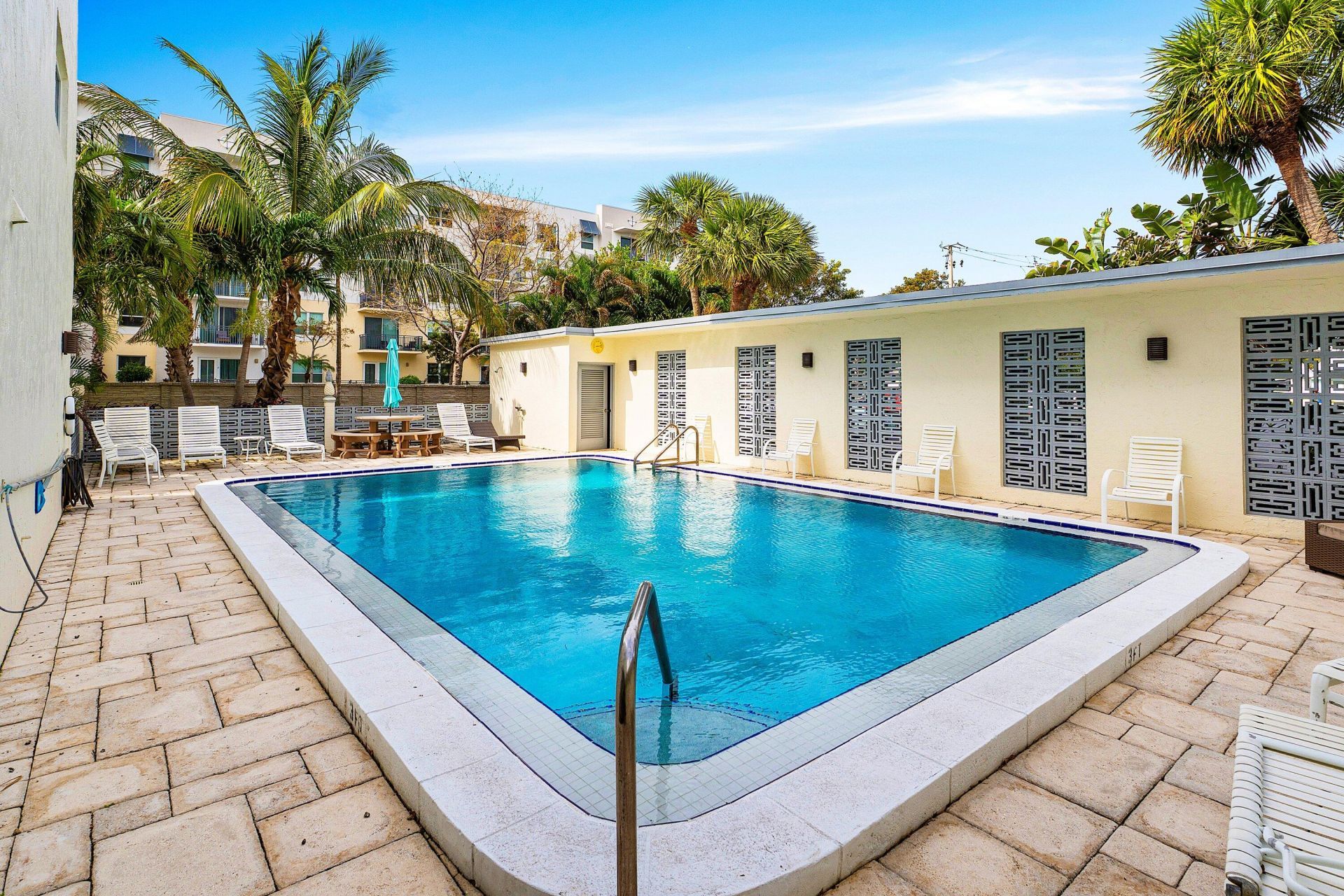 1206 S Lake Drive, Unit 203, Lantana, FL 33462 Photo