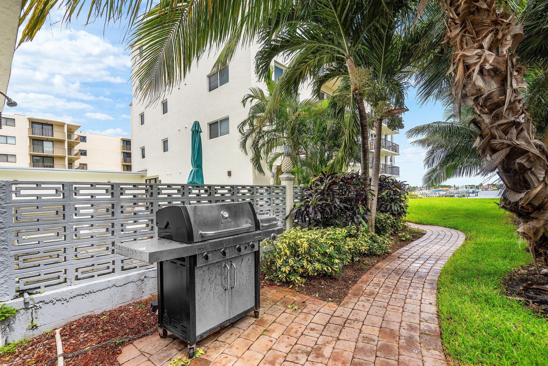 1206 S Lake Drive, Unit 203, Lantana, FL 33462 Photo