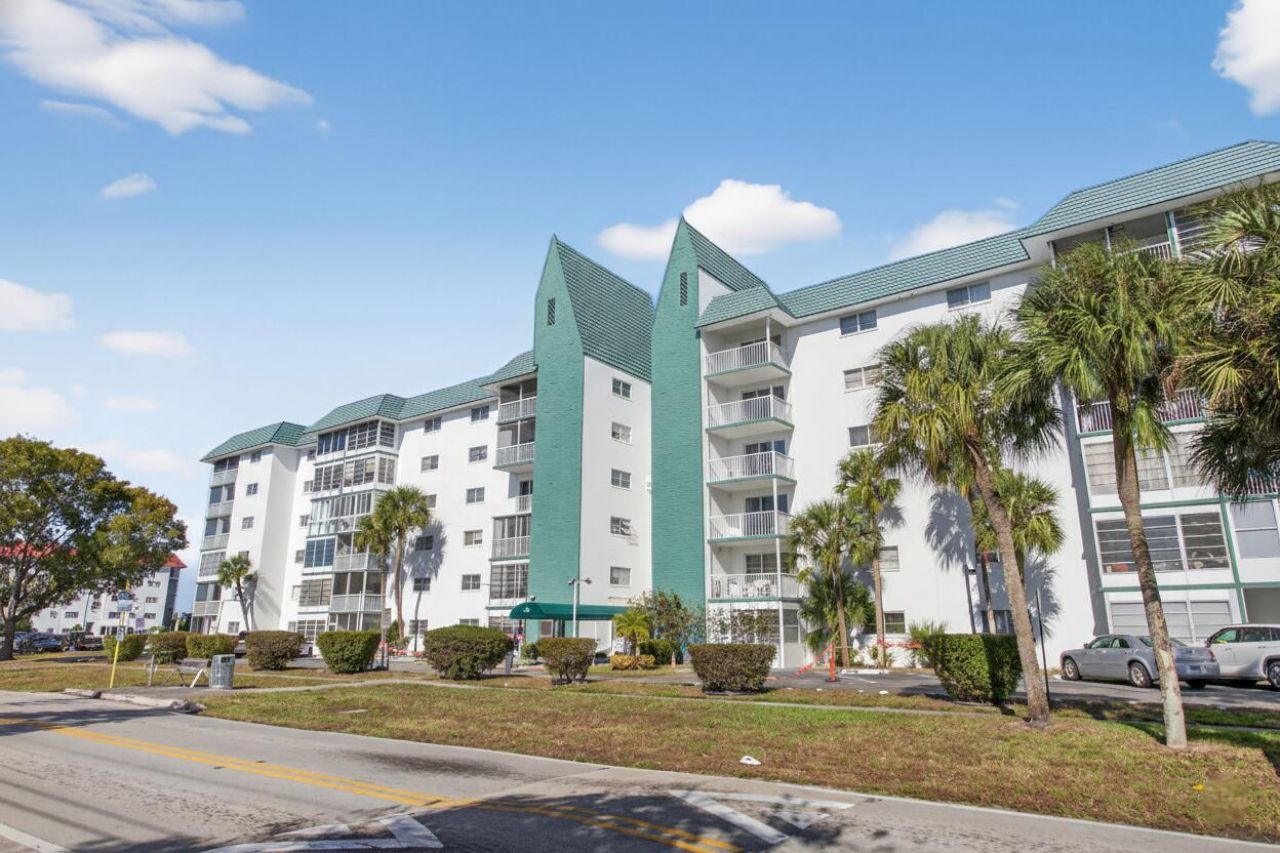 4751 NW 21st Street, Unit 610, Lauderhill, FL 33313 Photo