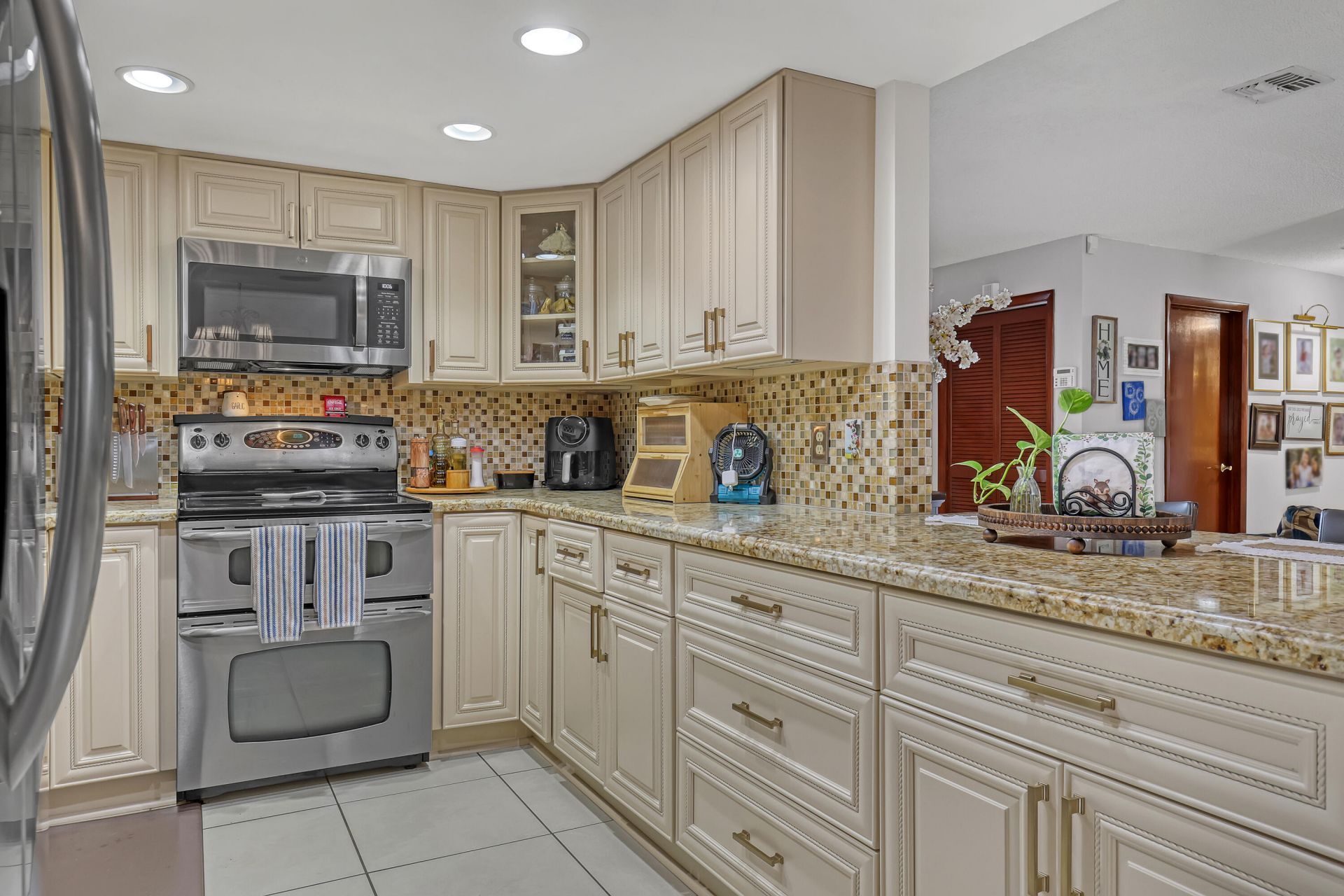 121 Granada Street, Royal Palm Beach, FL 33411 Photo