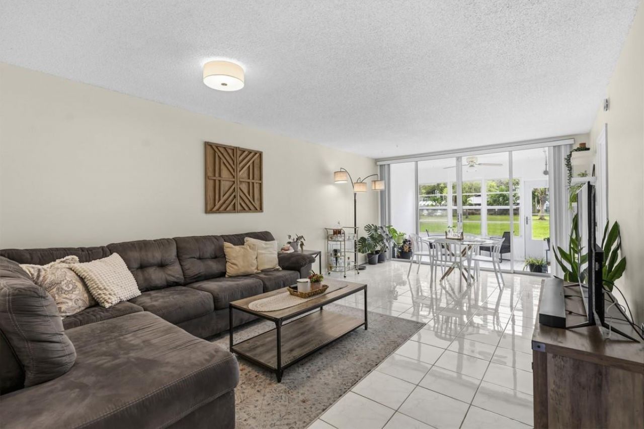 9410 Poinciana Place, Unit 108, Davie, FL 33324 Photo