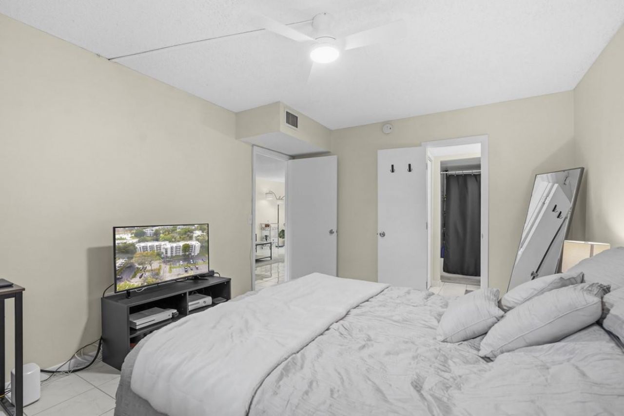 9410 Poinciana Place, Unit 108, Davie, FL 33324 Photo