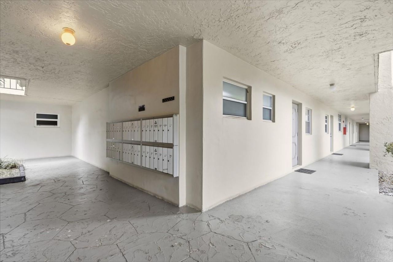 9410 Poinciana Place, Unit 108, Davie, FL 33324 Photo