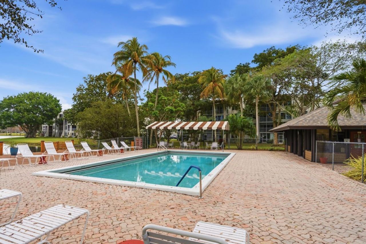 9410 Poinciana Place, Unit 108, Davie, FL 33324 Photo