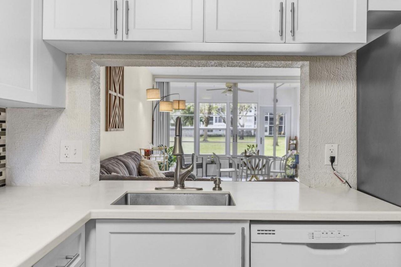 9410 Poinciana Place, Unit 108, Davie, FL 33324 Photo