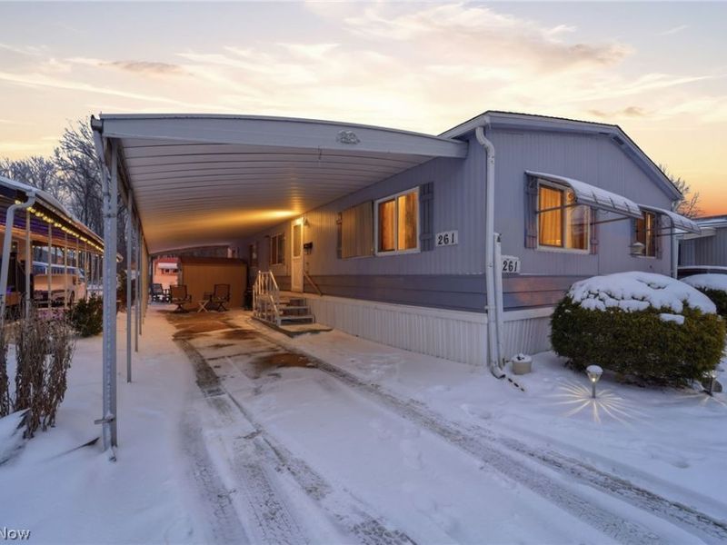 261 Chelsea Drive, Willoughby, OH 44094 Photo 1