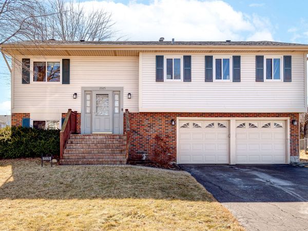 2325 Bayside Drive, Hanover Park, IL 60133